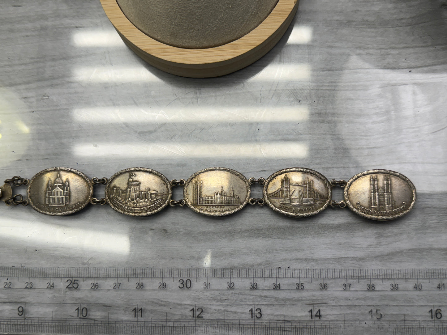 Vintage Sterling England Landmarks Sterling Traveler Link Bracelet 7.25"
